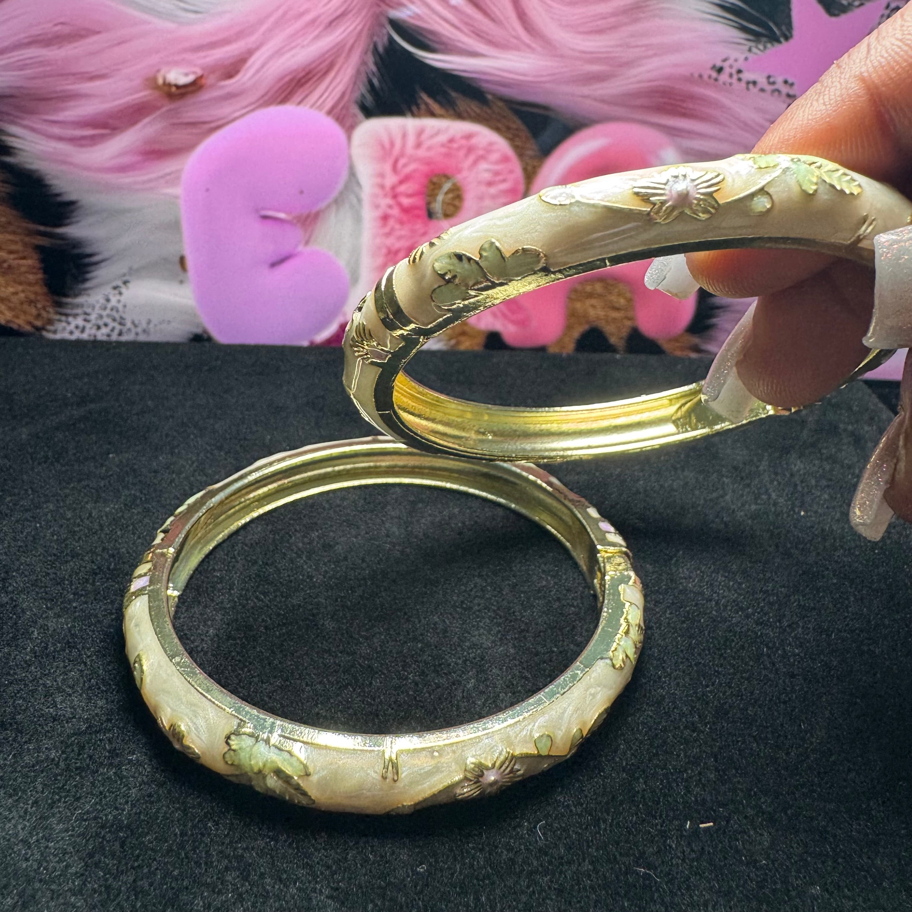 GLD ENAMEL BANGLES