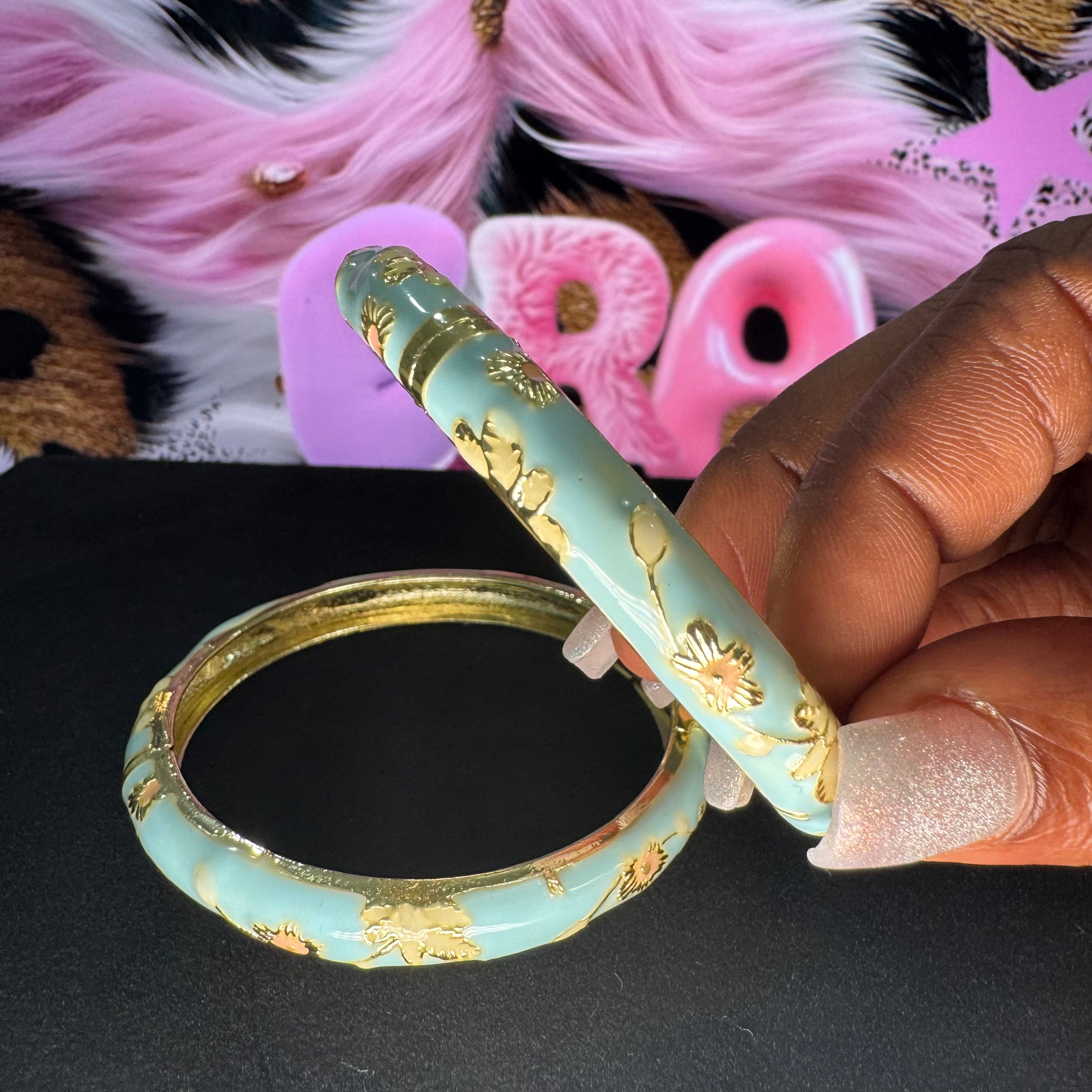 GLD ENAMEL BANGLES