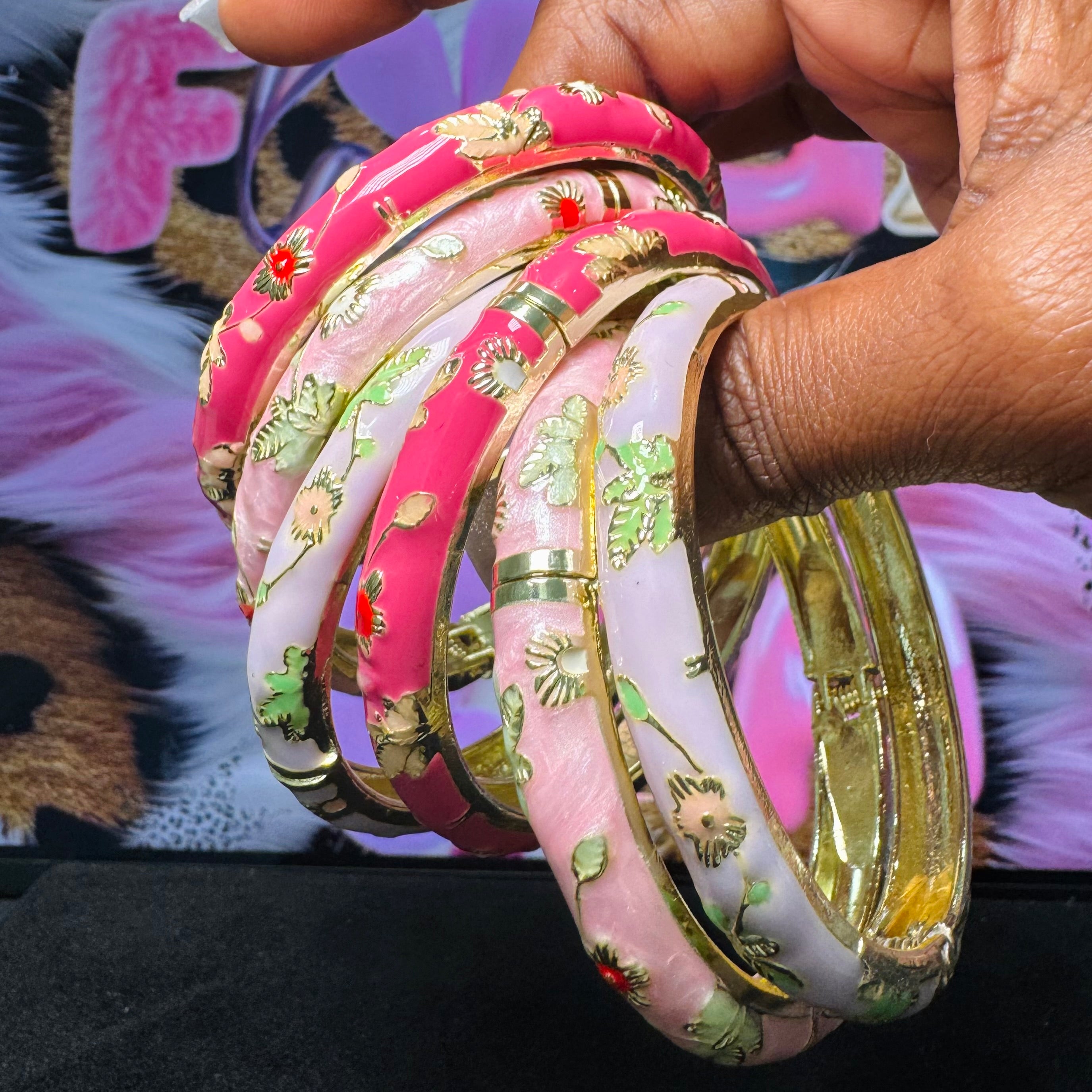 GLD ENAMEL BANGLES